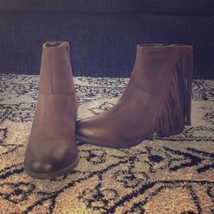 Dark brown Steve Madden boots